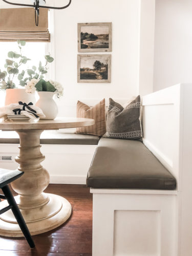 Breakfast nook ideas and inspiration that are both practical and beautiful. Take your dining nook area to the next level. #breakfastnookideas
