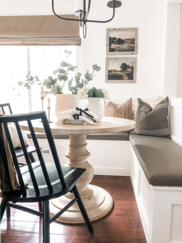 Breakfast nook ideas and inspiration that are both practical and beautiful. Take your dining nook area to the next level. #breakfastnookideas