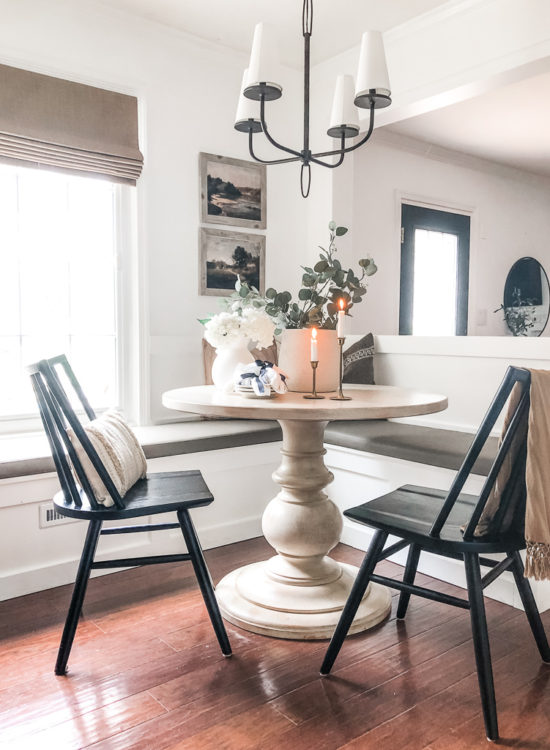 Breakfast nook ideas and inspiration that are both practical and beautiful. Take your dining nook area to the next level. #breakfastnookideas