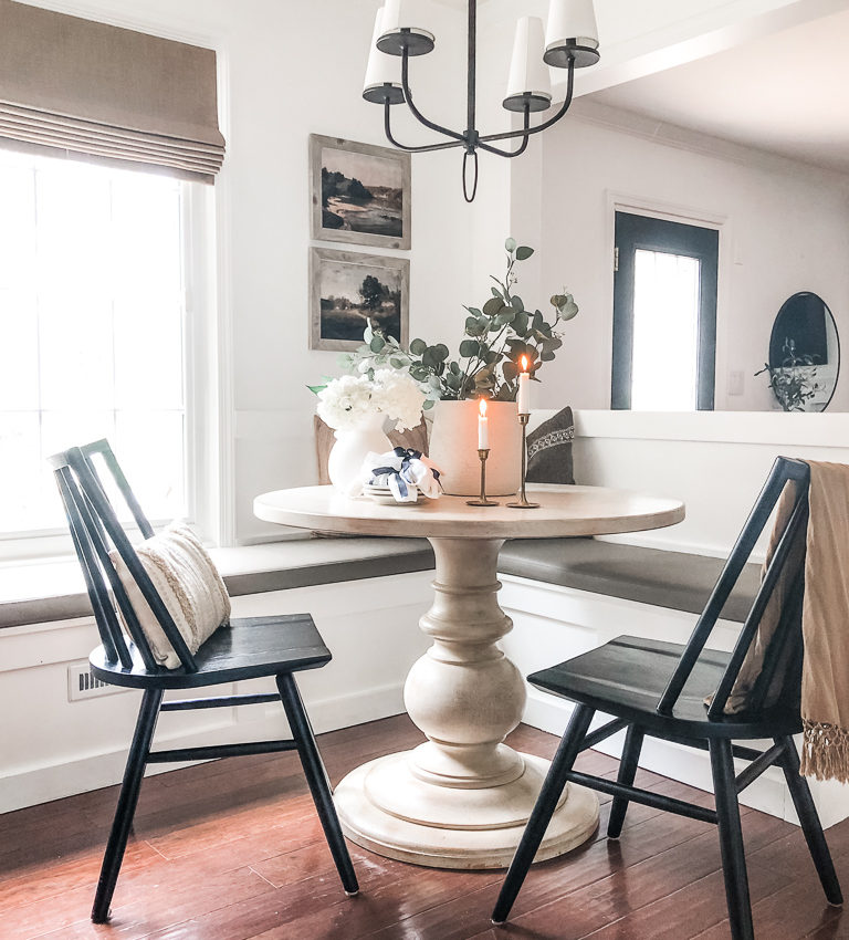 Breakfast nook ideas and inspiration that are both practical and beautiful. Take your dining nook area to the next level. #breakfastnookideas