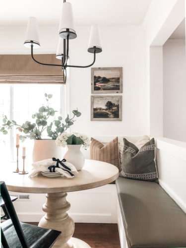 Breakfast nook ideas and inspiration that are both practical and beautiful. Take your dining nook area to the next level. #breakfastnookideas