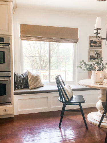 Breakfast nook ideas and inspiration that are both practical and beautiful. Take your dining nook area to the next level. #breakfastnookideas