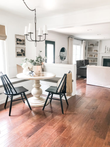 Breakfast nook ideas and inspiration that are both practical and beautiful. Take your dining nook area to the next level. #breakfastnookideas