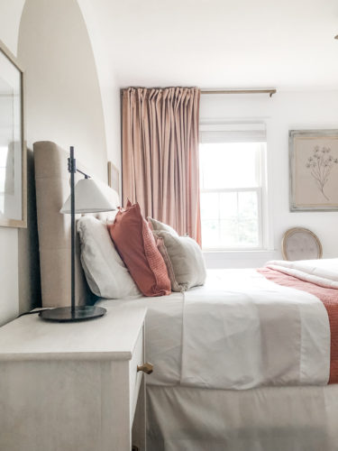 Blush bedroom makeover! Get beautiful girls bedroom ideas for a young girl. #girlsbedroomideas #blushbedroom #girlsbedroommakeover #pinkbedroom