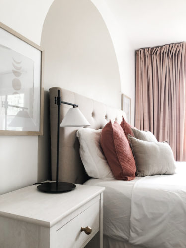 Blush bedroom makeover! Get beautiful girls bedroom ideas for a young girl. #girlsbedroomideas #blushbedroom #girlsbedroommakeover #pinkbedroom
