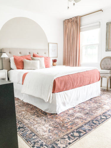 Blush bedroom makeover! Get beautiful girls bedroom ideas for a young girl. #girlsbedroomideas #blushbedroom #girlsbedroommakeover #pinkbedroom
