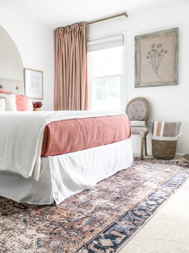 Blush bedroom makeover! Get beautiful girls bedroom ideas for a young girl. #girlsbedroomideas #blushbedroom #girlsbedroommakeover #pinkbedroom