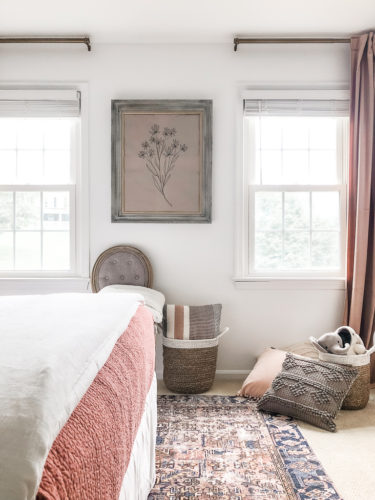 Blush bedroom makeover! Get beautiful girls bedroom ideas for a young girl. #girlsbedroomideas #blushbedroom #girlsbedroommakeover #pinkbedroom
