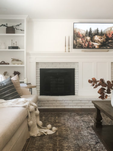 Get vintage art to display on your TV! This method is free & easy with tons of picture options!