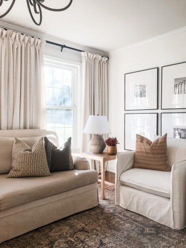 Beautiful French country modern living room ideas - plus budget-friendly accent chairs #modernlivingroom #frenchcountrylivingroom