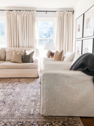 Beautiful French country modern living room ideas - plus budget-friendly accent chairs #modernlivingroom #frenchcountrylivingroom