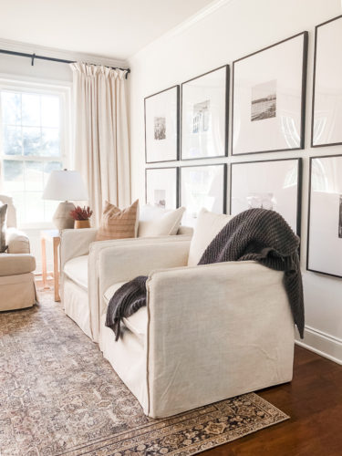 Beautiful French country modern living room ideas - plus budget-friendly accent chairs #modernlivingroom #frenchcountrylivingroom