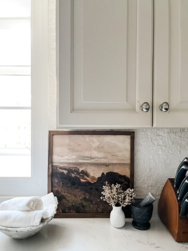 Refresh your kitchen countertops using these tips for kitchen counter styling! #kitchencounterstyling #kitchencounterdecor