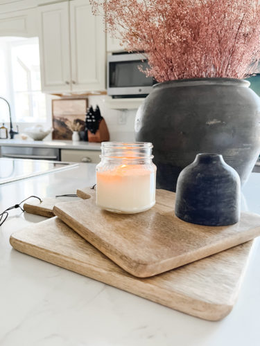 Refresh your kitchen countertops using these tips for kitchen counter styling! #kitchencounterstyling #kitchencounterdecor