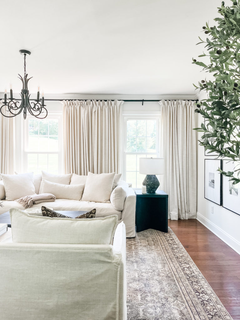 Sophisticated living room black and white curtains - Marly Dice