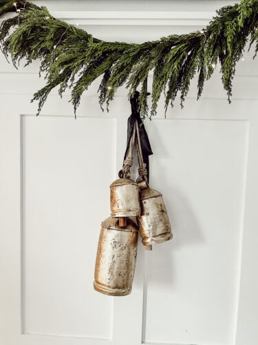 Cozy fireplace mantel decorations that are easy and simple to do! Moody christmas mantel accents, fireplace mantel decorations for the holidays! #christmasmanteldecor #christmasmantle #cozyfireplace