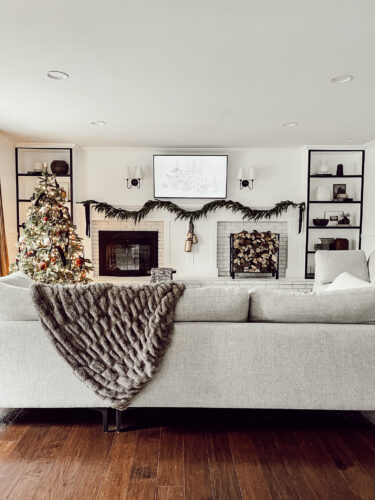 Cozy fireplace mantel decorations that are easy and simple to do! Moody christmas mantel accents, fireplace mantel decorations for the holidays! #christmasmanteldecor #christmasmantle #cozyfireplace