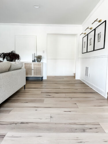 We installed luxury vinyl plank flooring. Here's why I chose Flooret's LVP flooring #lvpflooring