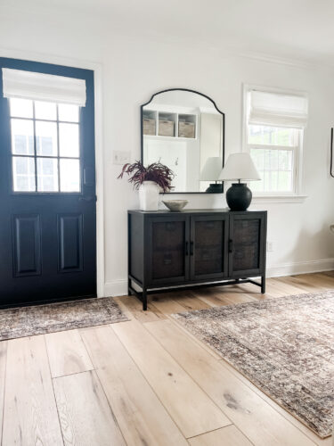 Mudroom entryway ideas, sitting corner, storage cabinet