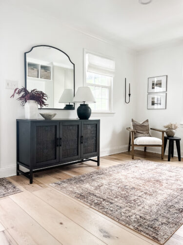 Mudroom entryway ideas, sitting corner, storage cabinet