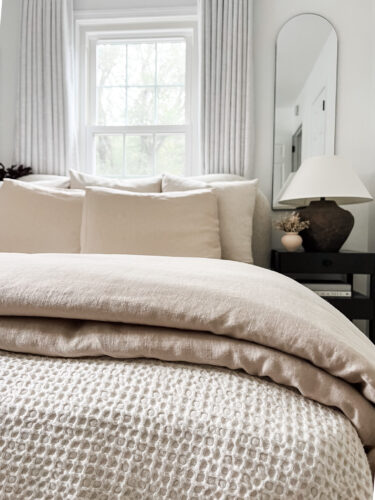 Minimal and neutral guest bedroom decor ideas, bedroom with black accents