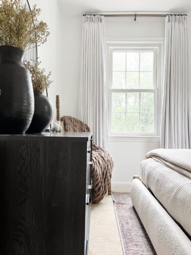Minimal and neutral guest bedroom decor ideas, bedroom with black accents